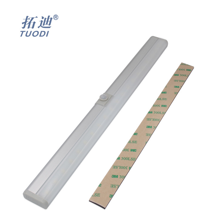 TUODI TDL-7132A 电池款新奇特20led电池款灯 衣橱柜感应夜灯铝材创意产品